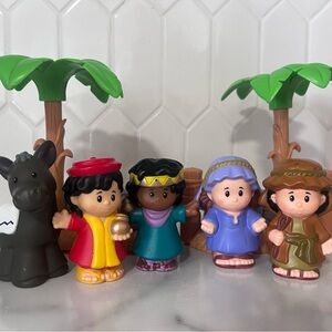 Partial nativity set, deluxe Christmas story